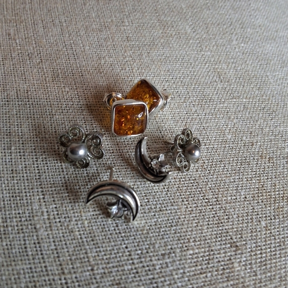 Vintage Sterling Petit Earring Bundle  ..3 Pairs - Picture 1 of 13